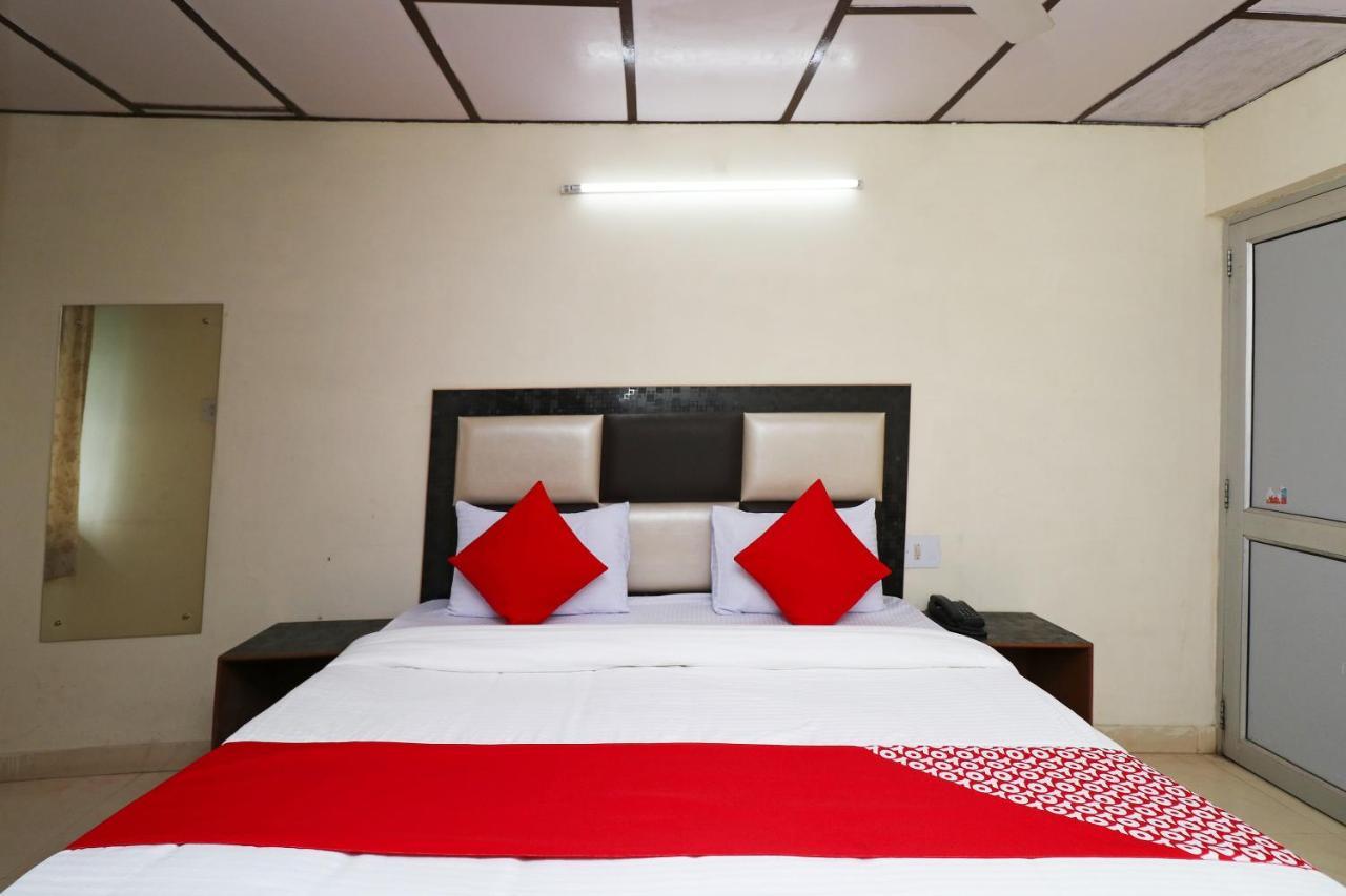 โอโย 24525 โฮเต็ล คันทรี ลอดจ์ Hotel ดารัมซาลา ภายนอก รูปภาพ