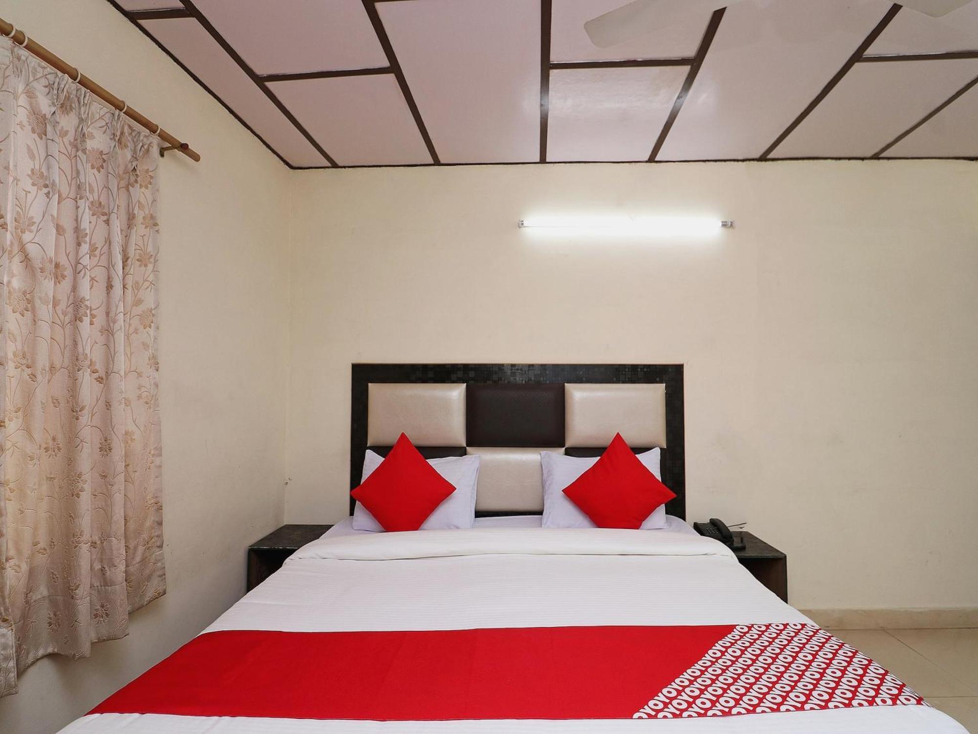 โอโย 24525 โฮเต็ล คันทรี ลอดจ์ Hotel ดารัมซาลา ภายนอก รูปภาพ
