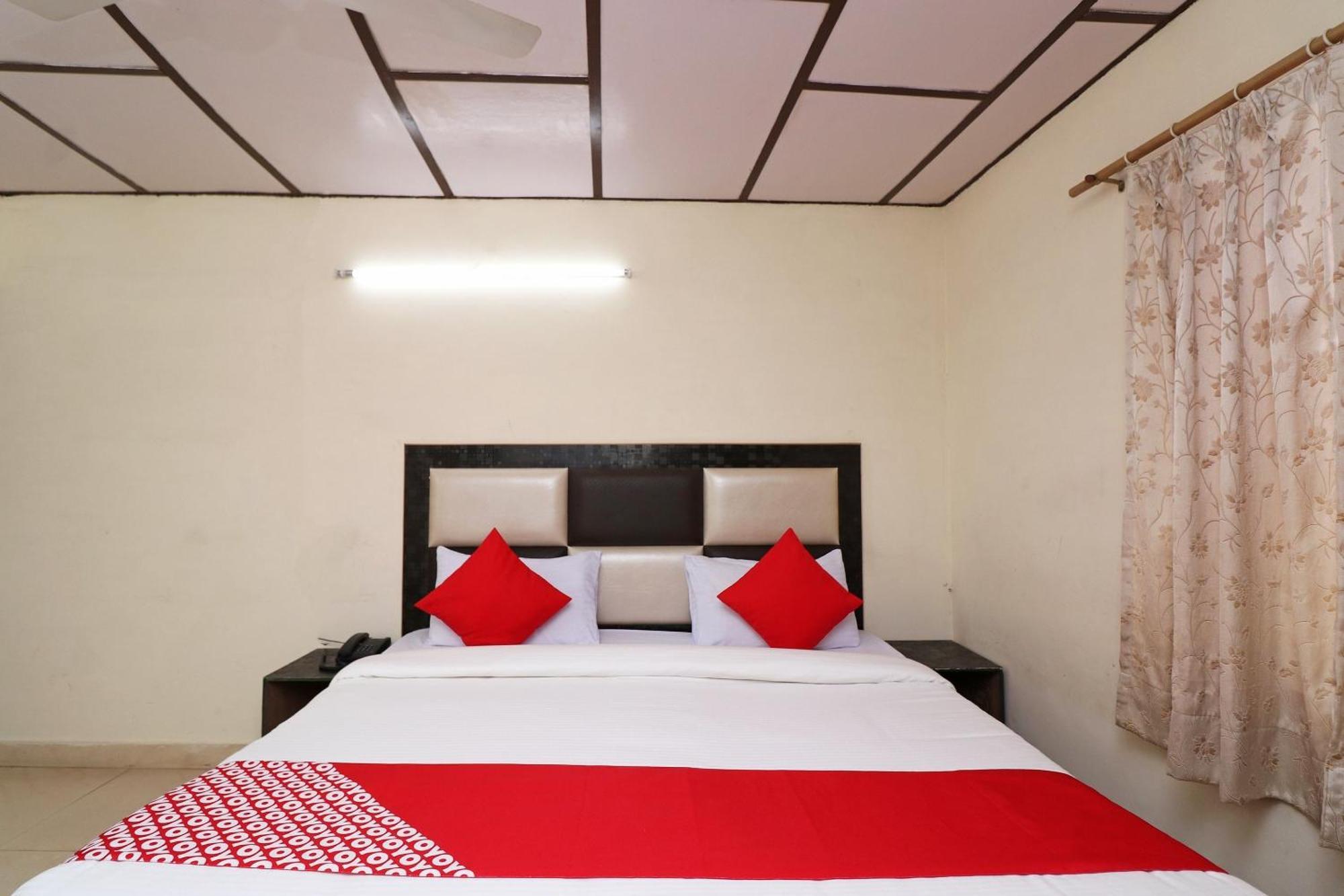 โอโย 24525 โฮเต็ล คันทรี ลอดจ์ Hotel ดารัมซาลา ภายนอก รูปภาพ